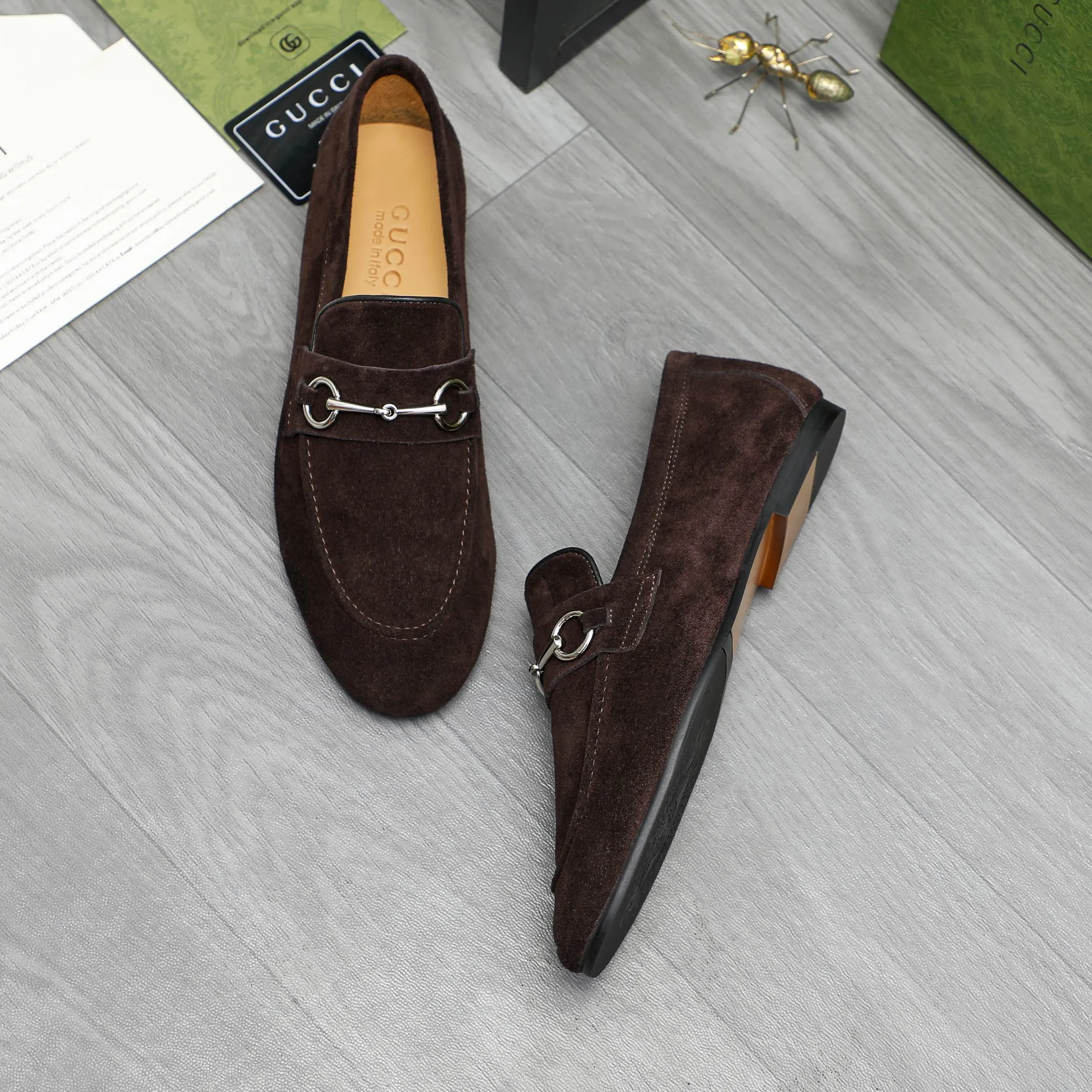 Men's shoes 💰p400 Product trademark: GUCCI "Gucci" business casual leather shoes Regular size: 38-46 (38.45.46 custom-made, non-returnable) Product materials: Selected suede cowhide upper, cowhide lining, original rubber outsole